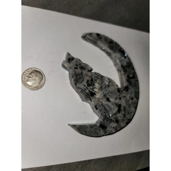 Larvikite Howling Wolf and Moon - Picture 3 of 4
